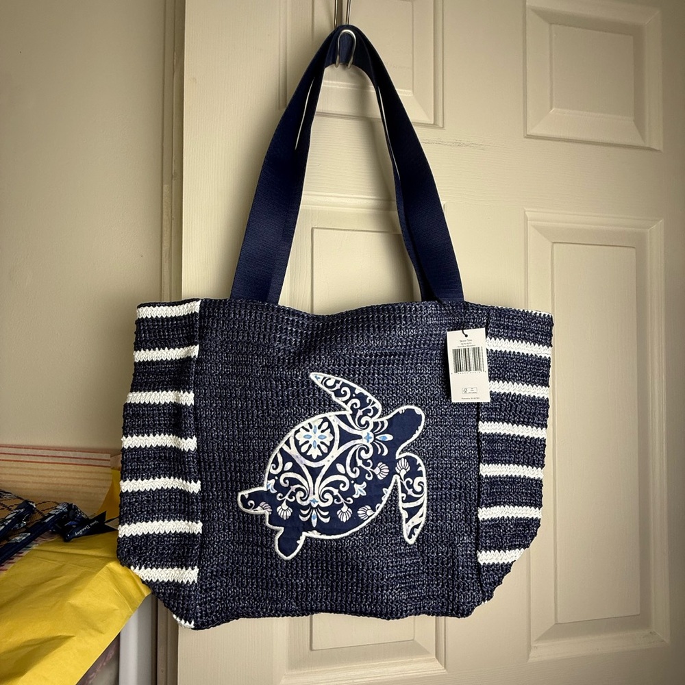 NWT Vera Bradley Steel Blue Medallion Straw Tote Beach Tote Bag Retired Pattern